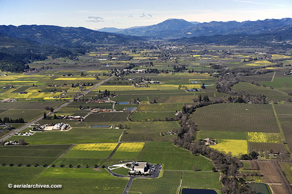 © aerialarchives.com Opus Winery, aerial photograph, Napa Valley, vineyards, spring,
AHLB4351, BN7XGH